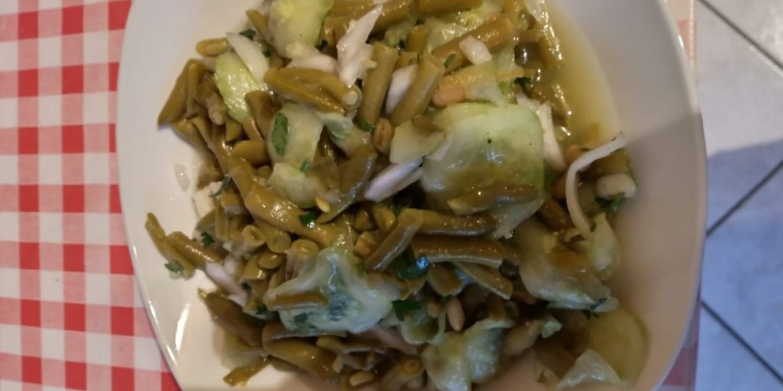 Bohnen Gurkensalat