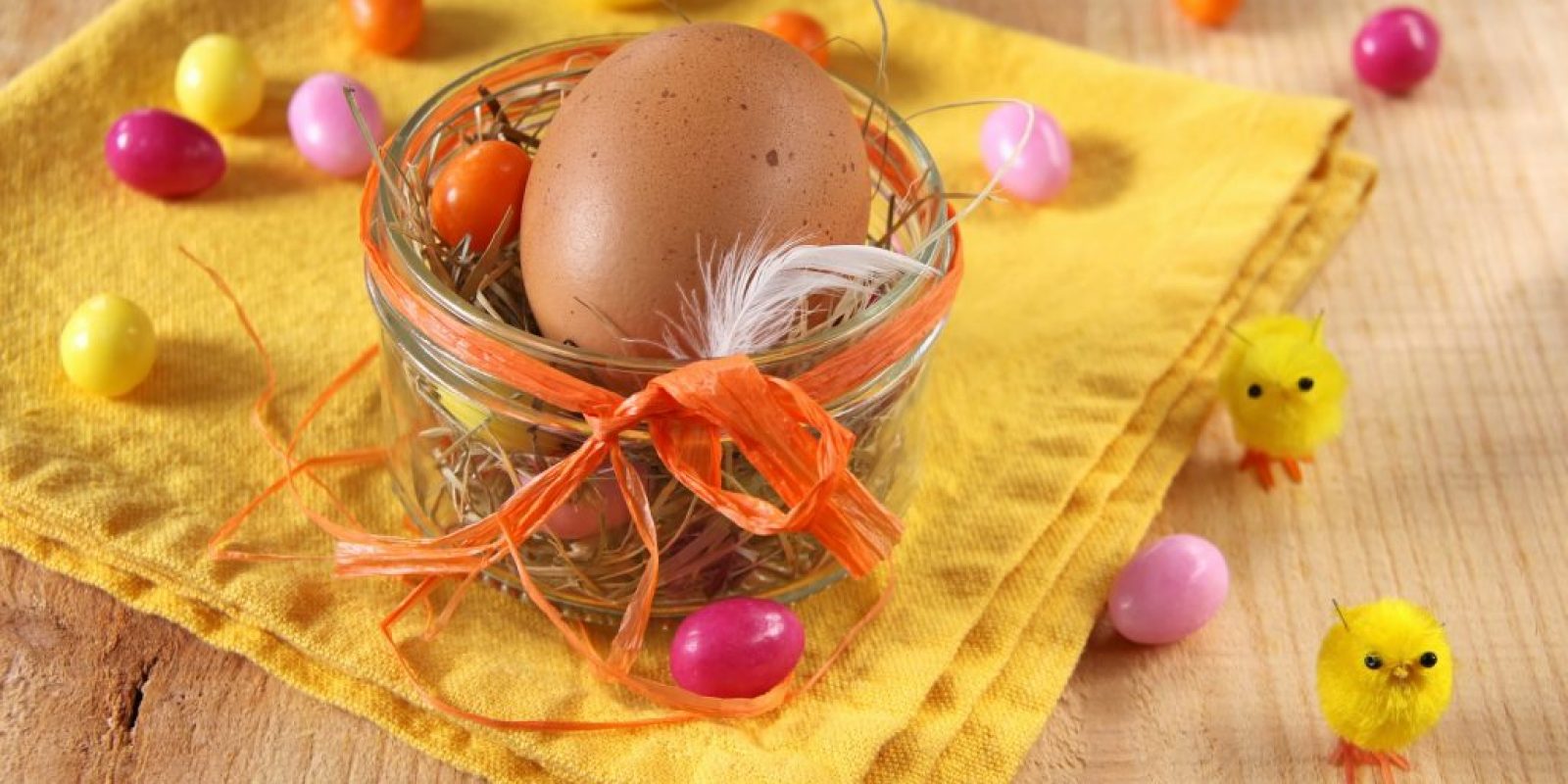 Osterdeko im Glas