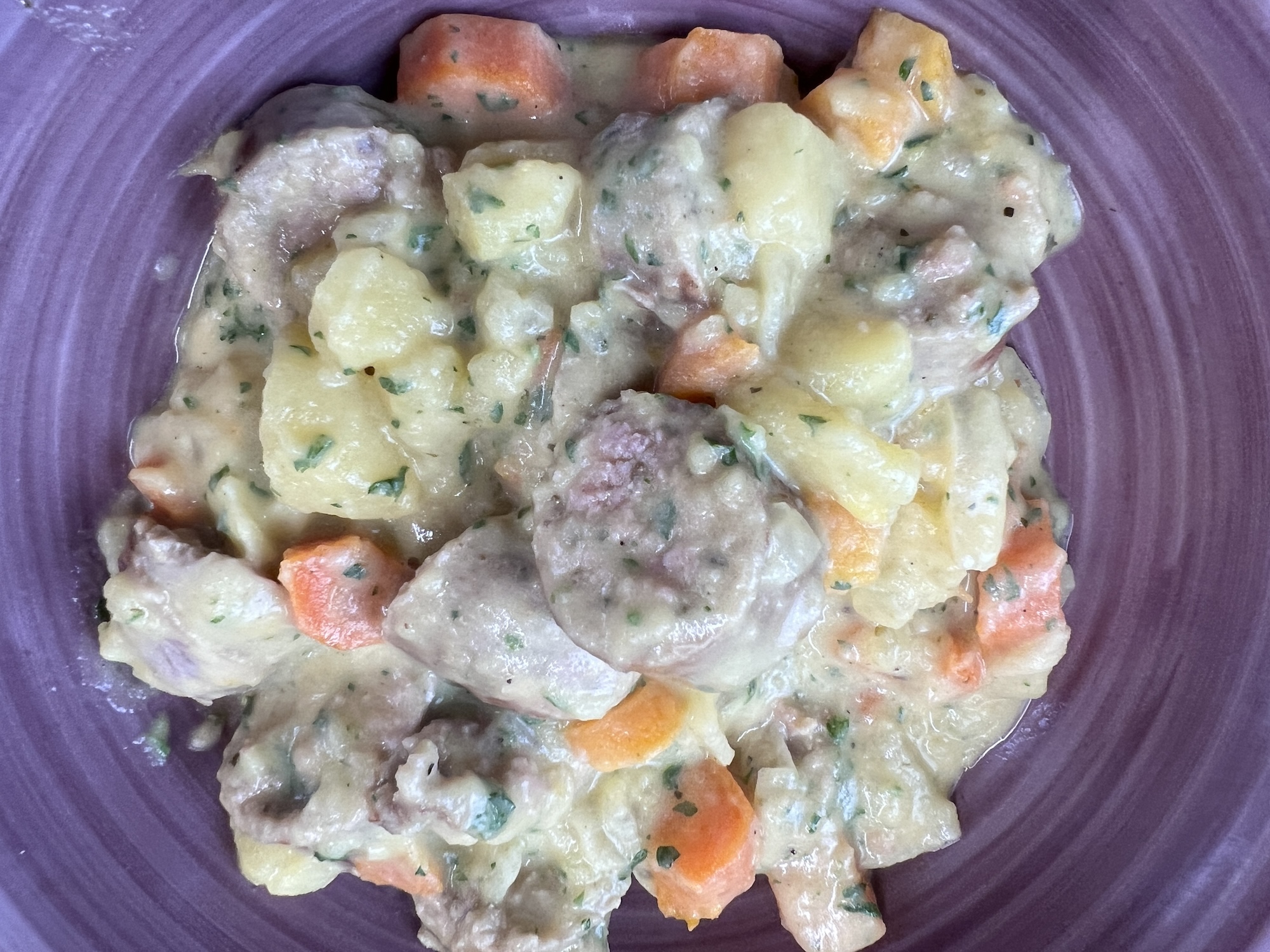 Bratwurst Kartoffel Möhren Eintopf Bratwurst Kartoffel Möhren Eintopf