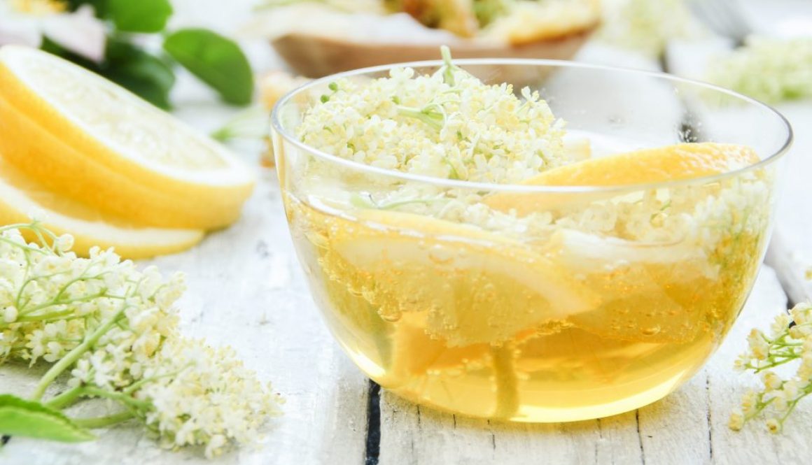 Holunderblütensirup selber machen