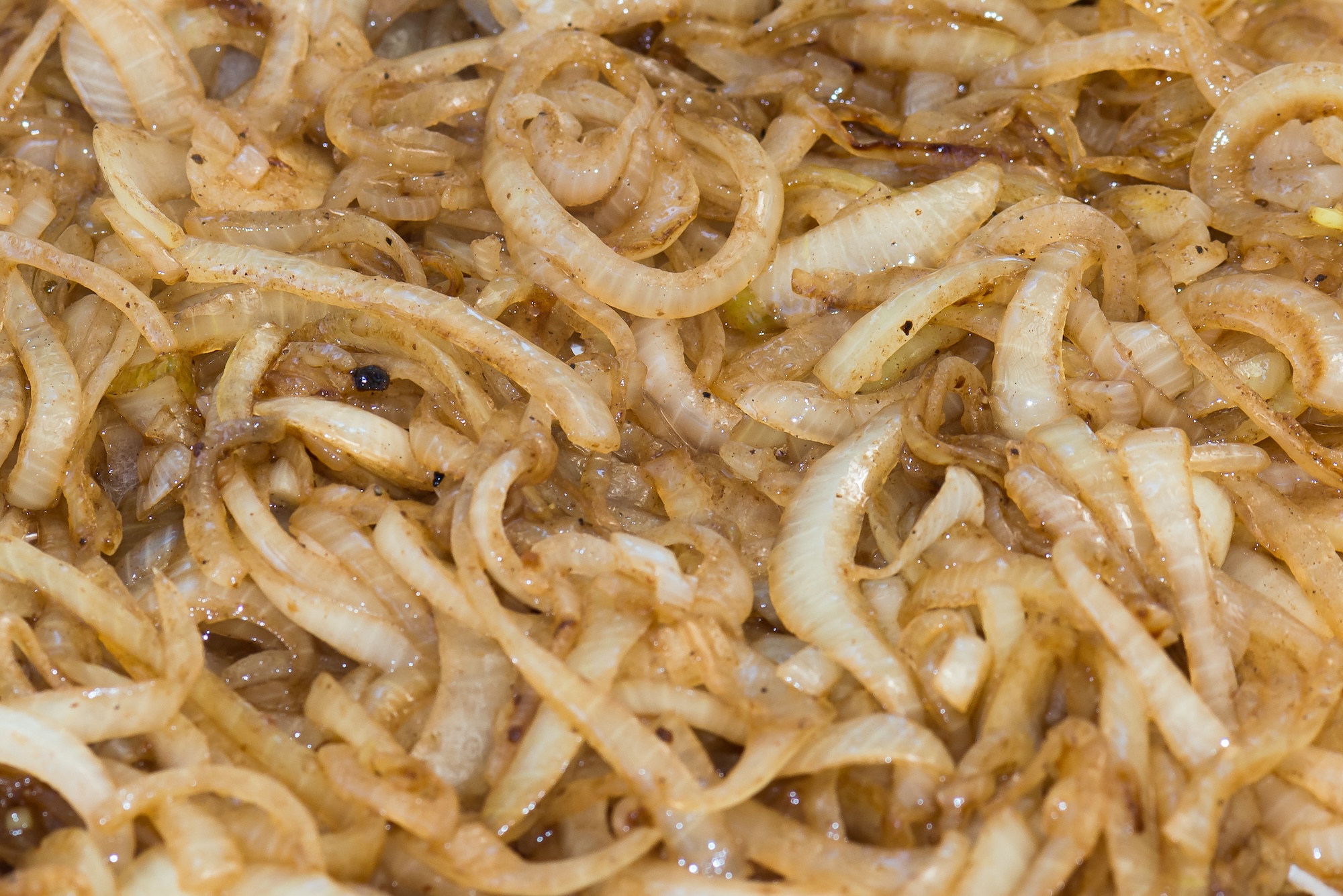 Zwiebeln glasig anbraten Zwiebeln glasig anbraten