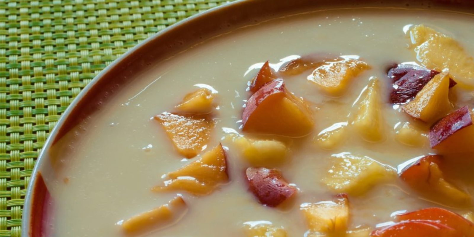 Buttermilch-Kaltschale