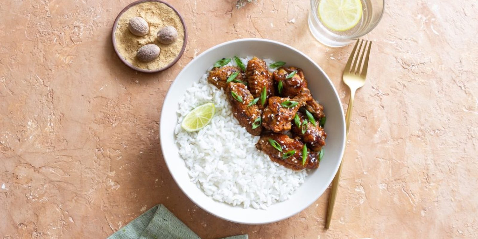 Chicken Wings in Teriyakisauce mit Reis