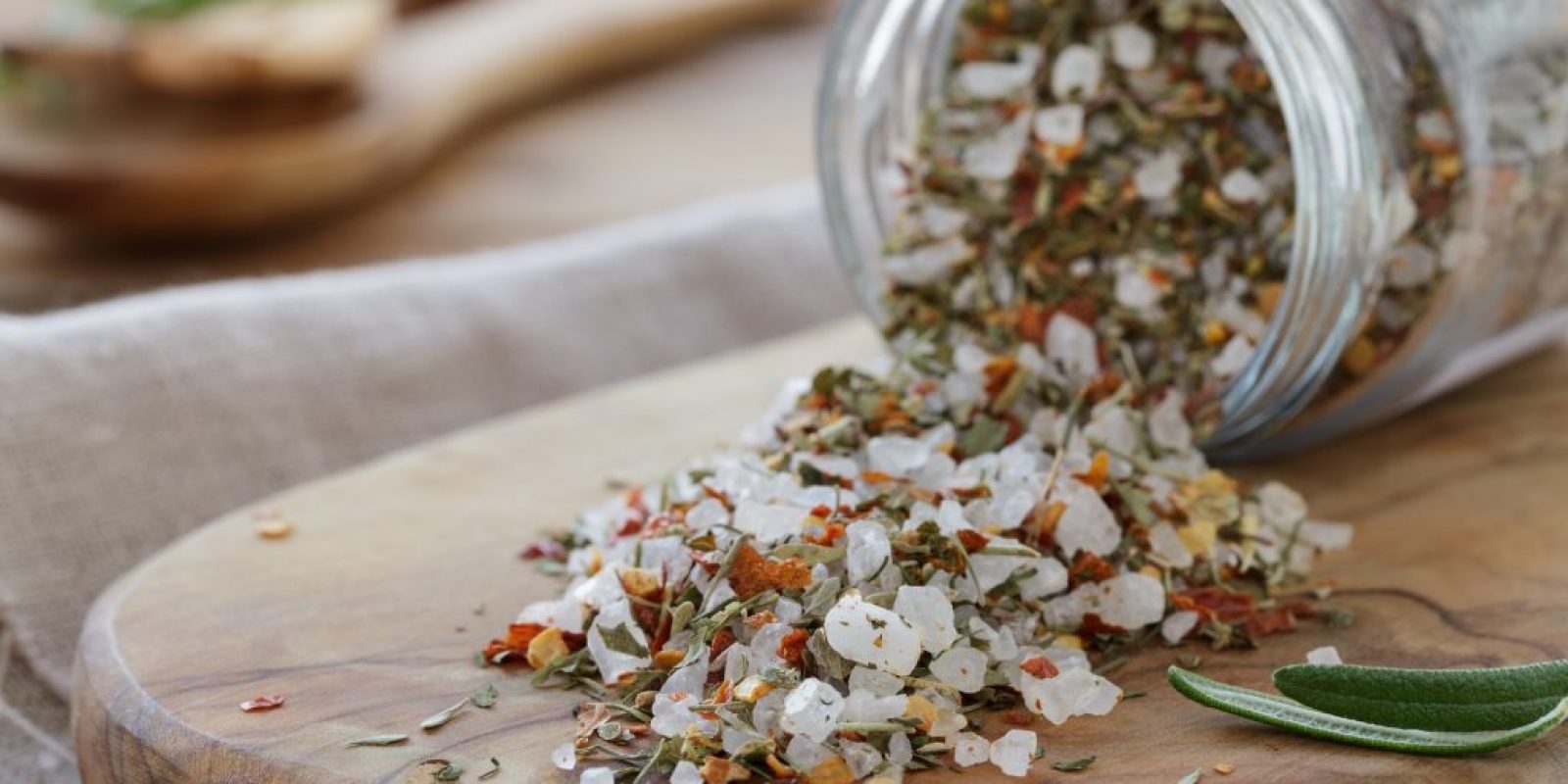 Kräuter für den Winter haltbar machen