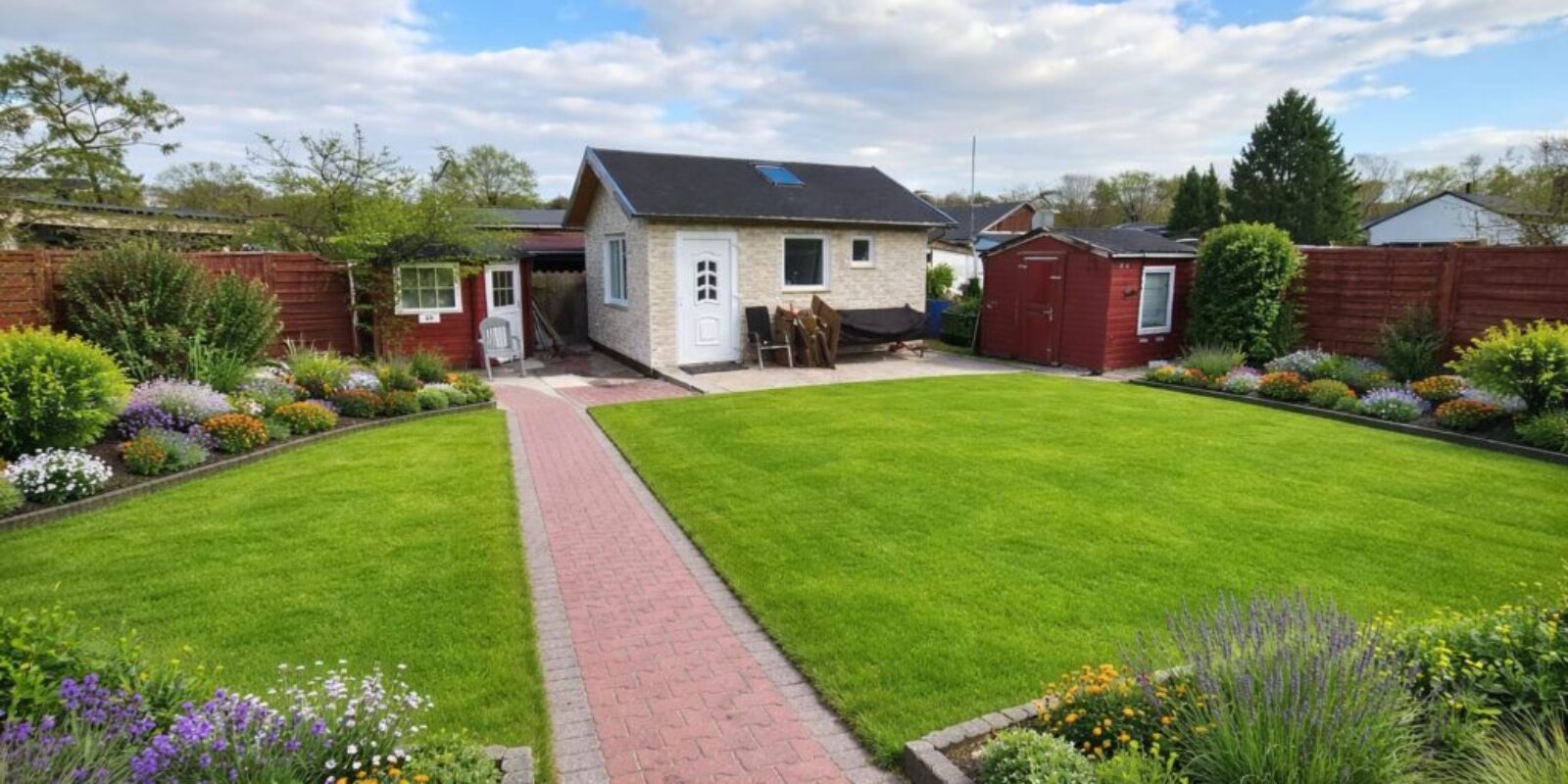 Berliner Garten mit Gartenhaus